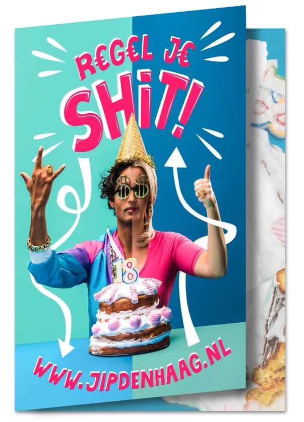 Verjaardagskaart met een taart met een nummer 18 kaarsje en de tekst "Regel je SHIT" erop